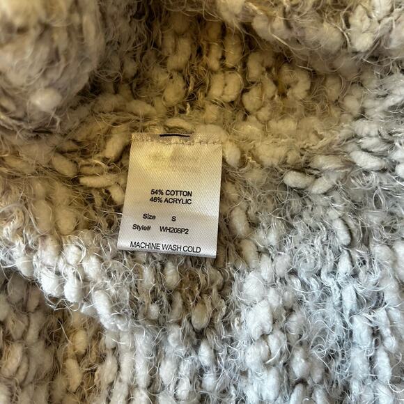NWT Woven Heart Fuzzy Hooded Sweater White/Gray Size Small - Picture 4 of 5